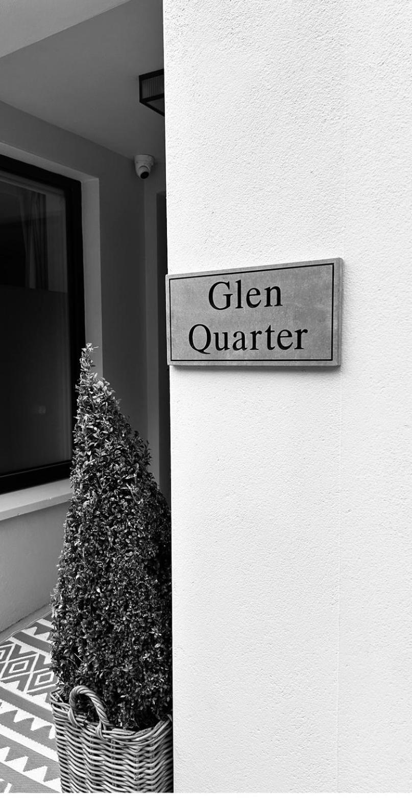 ホテル The Glen Quarter キンセール エクステリア 写真